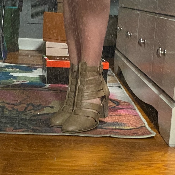 Bucco Bootie ❣️ - Picture 8 of 10